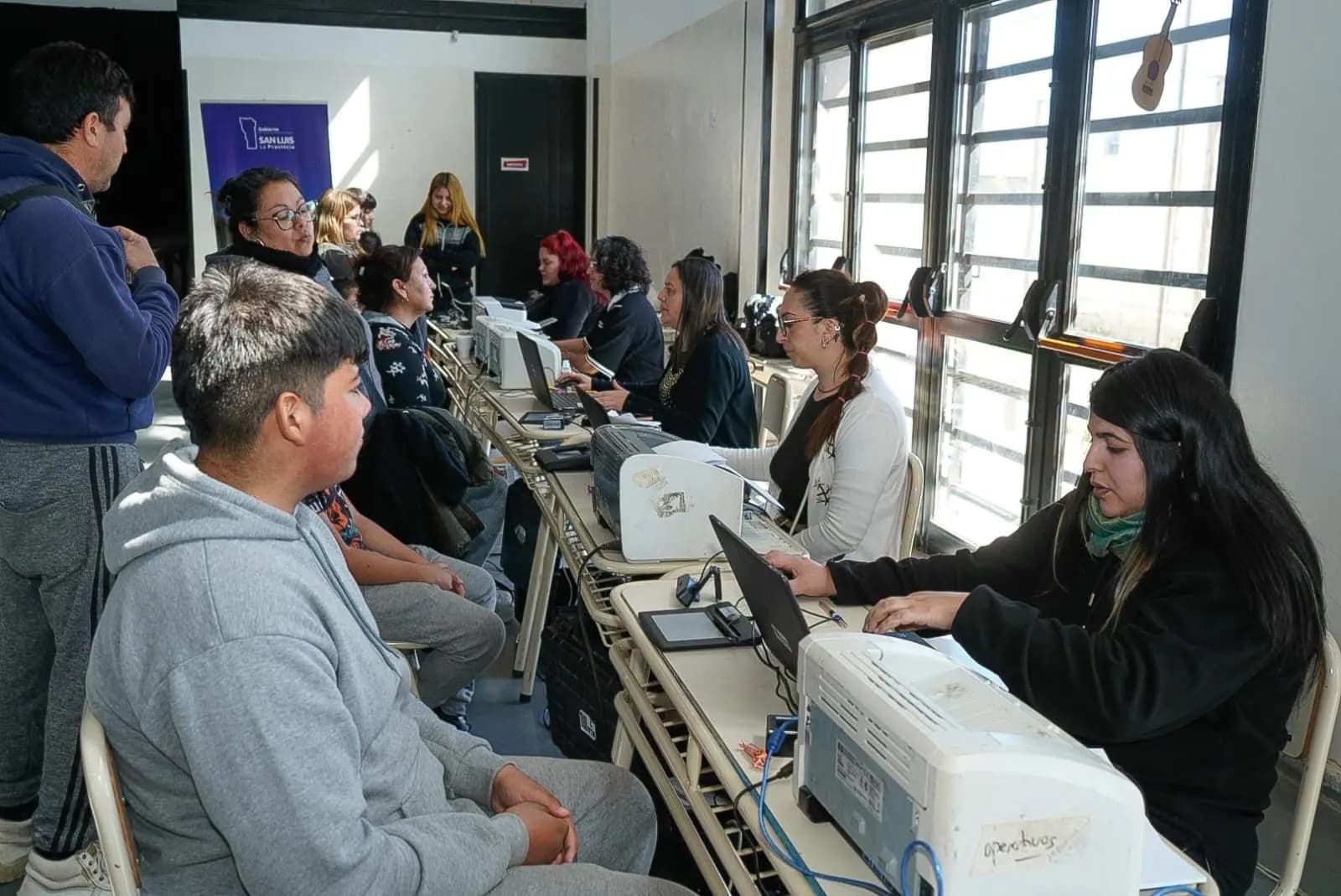 Registro civil móvil en la Esc. 445 Rio Quinto