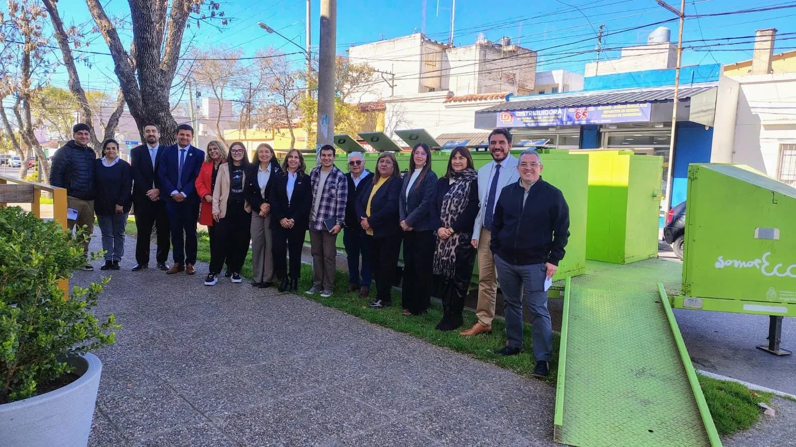 Punto verde móvil en el edificio del Concejo Deliberante