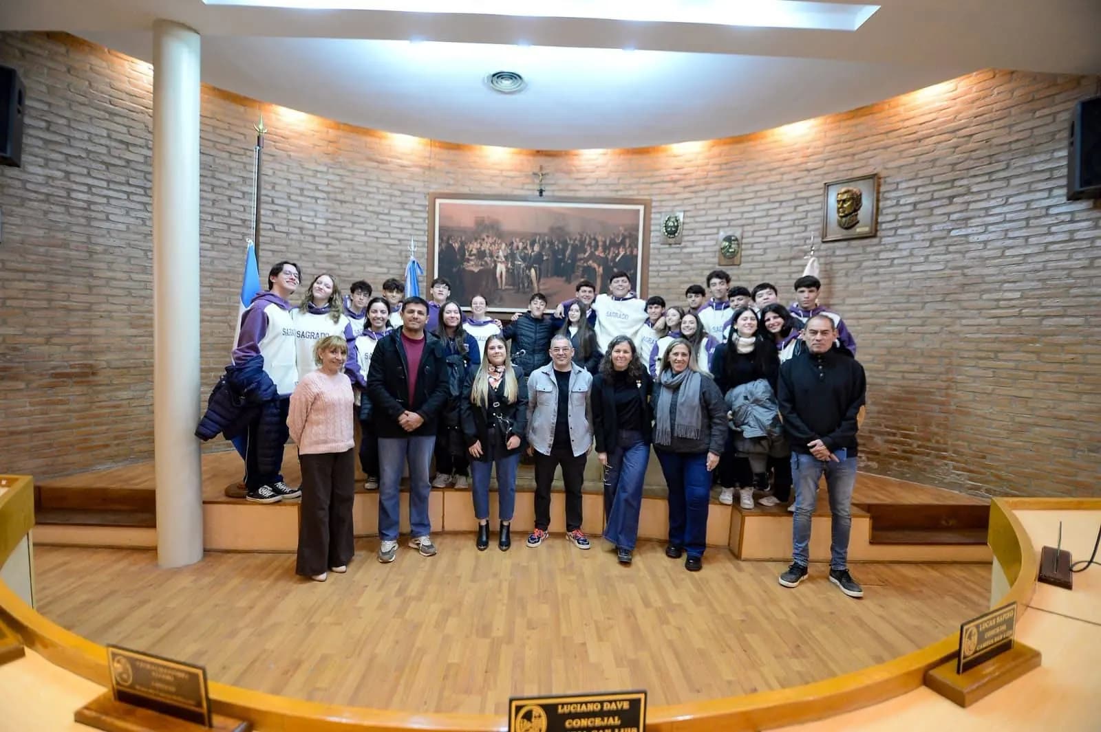Estudiantes del Instituto Sagrado Corazon visitaron el HCD