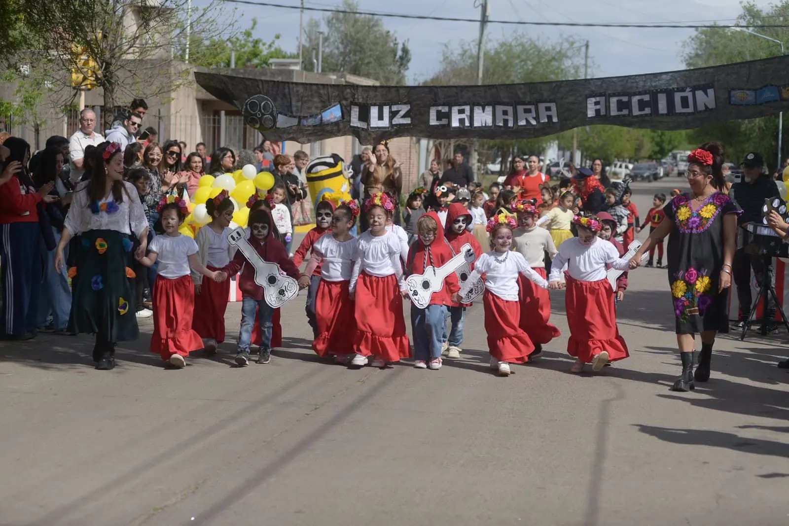 Escuela Maestras Mercedinas realizó desfile institucional